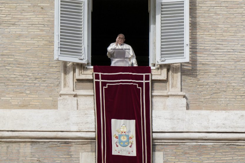 Papež František při novoroční mši vyzdvihnul roli žen a matek