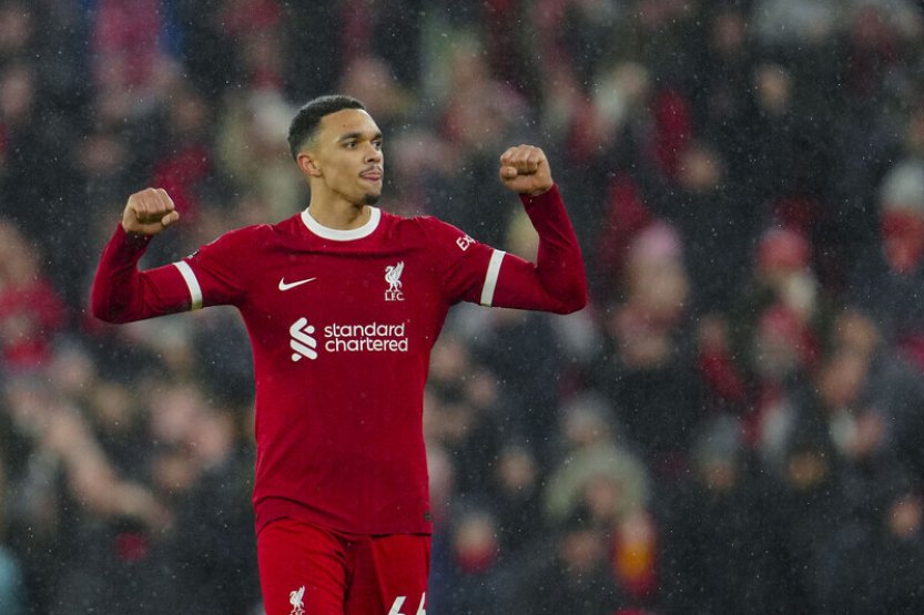 Liverpool vede po výhře nad Newcastlem ligu o tři body, dvěma góly pomohl Salah