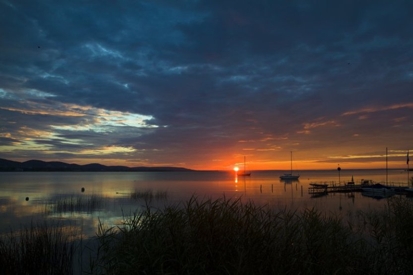 Pobyt u Balatonu se pro průměrného Maďara stává luxusem, všímá si RFE/RL