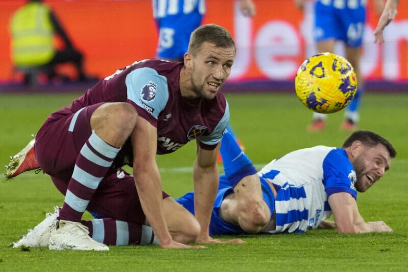 West Ham se Součkem remizoval s Brightonem 0:0, Coufal domácím chyběl