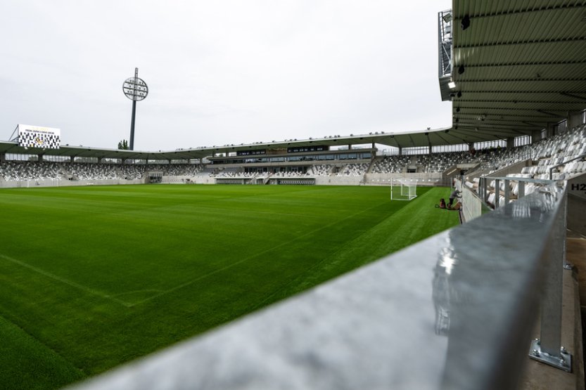 Stavební úřad vydává kolaudaci stadionu v H.Králové