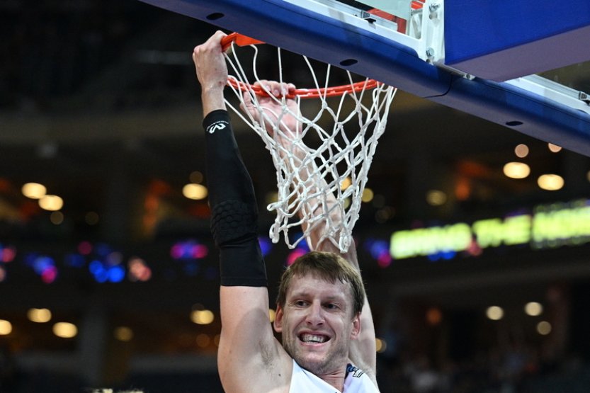 Veselý zazářil 27 body, Barcelona v Evropské lize porazila Real Madrid