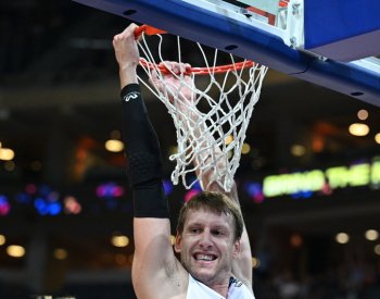 Veselý zazářil 27 body, Barcelona v Evropské lize porazila Real Madrid