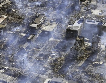 Záchranáři v Japonsku po zemětřesení bojují s časem, mrtvých je 78