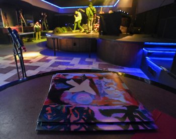 Na desku roku v cenách Vinyla vzhledem ke shodnému počtu hlasů aspiruje pět alb