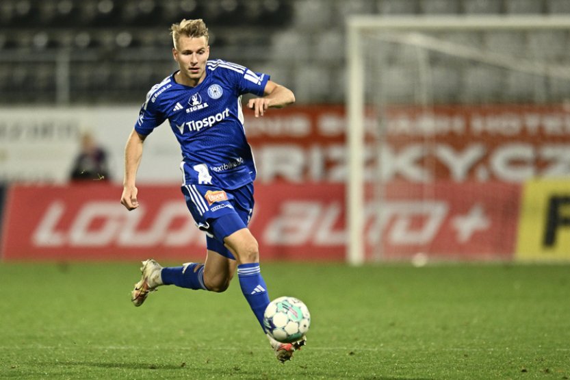 Fotbalová Slavia získala z Olomouce obránce Zmrzlého