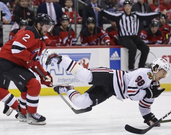 Jednička draftu Bedard má zlomenou čelist a čeká ho v NHL pauza