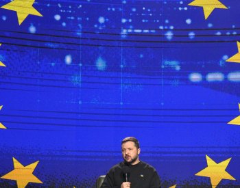 Zelenskyj žil v úvodu války v krytu o starém chlebu, popsal novinář