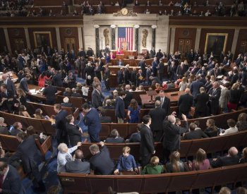Americký Kongres je blíž odvrácení rozpočtové krize, shodl se na hranici výdajů