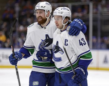 Hronek opět zapsal dva body, skórovali Gudas, Pastrňák i Kubalík