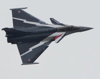 Le Monde: Francouzský zbrojní průmysl ohrožuje nová konkurence