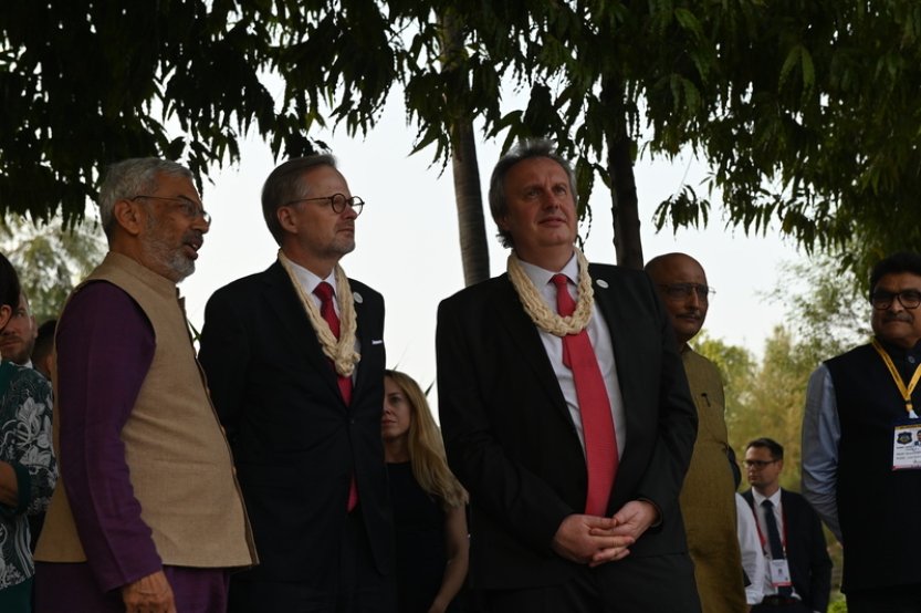 ČR znovu otevře generální konzulát v Bombaji, řekl v Indii premiér Fiala