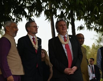 ČR znovu otevře generální konzulát v Bombaji, řekl v Indii premiér Fiala