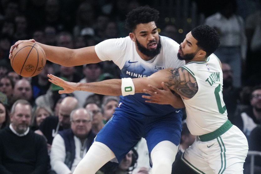 Boston v souboji nejlepších týmů NBA udolal Minnesotu v prodloužení