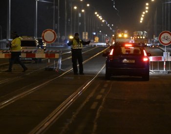 Závada uzavřela pro tramvaje Libeňský most v Praze, zřejmě ji způsobil mráz