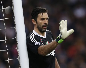 Fotbalový brankář Buffon ukončil v 45 letech kariéru