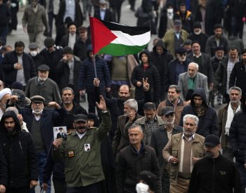 Po úderech pod vedením USA na pozice Húsíů vyšly do ulic desetitisíce Jemenců