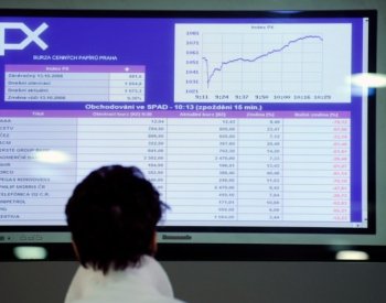 V závěru týdne se na pražské burze dařilo bankám, naopak ČEZ a VIG ztratily