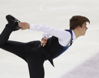 Krasobruslař Reshtenko vylétl na 9. místo na ME, titul obhájil Siao Him Fa