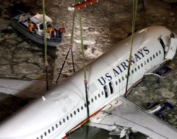 CNN: Patnáct let po zázraku na Hudsonu se někdo potýká s depresí, jiný pilotuje