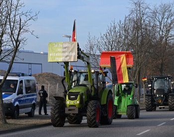 Scholz varoval před vlivem extremistů na protesty zemědělců a veřejnou debatu