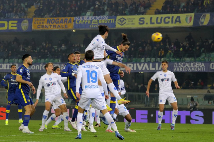 Italský mistr Neapol porazila poslední Salernitanu až gólem v nastavení