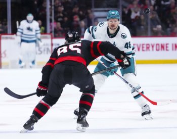 San Jose nestačil v NHL Zadinův gól, Pastrňák asistoval u dvou branek