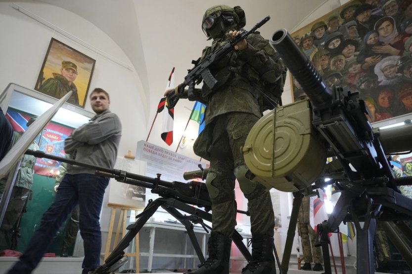 V ruských příhraničních oblastech úřady začínají dávat zbraně dobrovolníkům