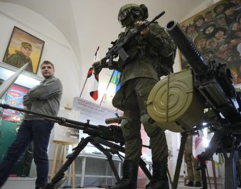 V ruských příhraničních oblastech úřady začínají dávat zbraně dobrovolníkům