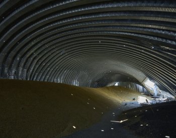 Rusko útoky záměrně ohrožuje světovou potravinovou bezpečnost, varuje Paříž