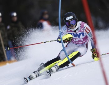 První kolo slalomu ve Wengenu vyhrál norský lyžař McGrath