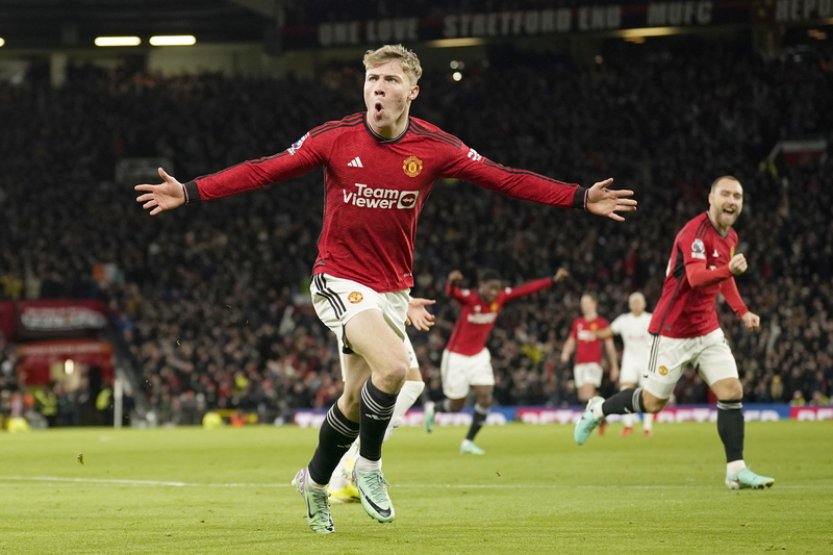 Tottenham remizoval s Manchesterem United 2:2 a promarnil šanci na první čtyřku