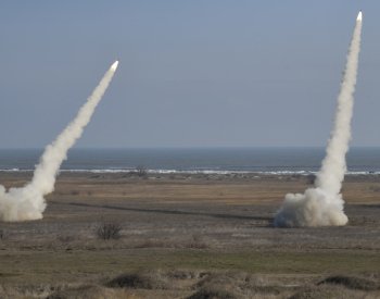 Rusové hlásí sestřel ukrajinských střel, Ukrajinci sestřel ruského letounu
