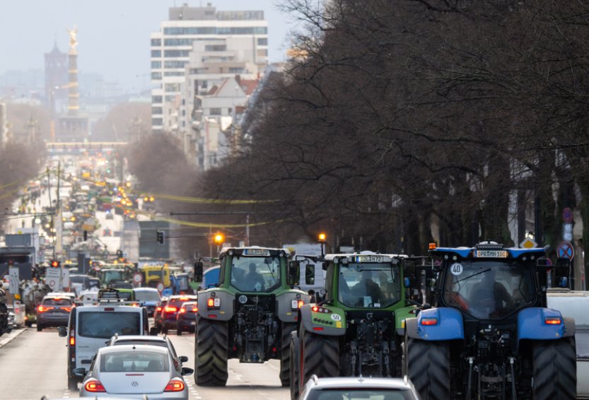 Zemědělci pořádají v Berlíně velkou demonstraci, zablokují dopravu v centru