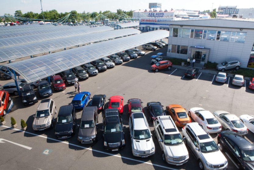 Provozovatel autobazarů AAA loni zvýšil prodej o desetinu na rekord 98.134 vozů