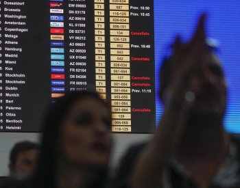 Corriere: na letišti v Katánii panuje i dva týdny od požáru chaos