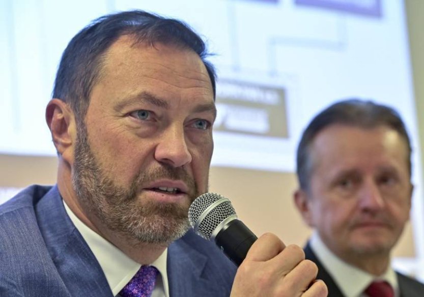 Přežití pražské burzy závisí na zásazích politiků do firmy ČEZ, řekl její šéf