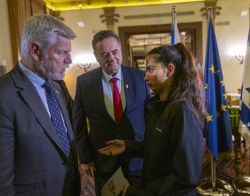 Pavel pokračuje v návštěvě Izraele, navštíví zasaženou vojenskou základnu