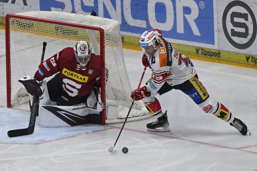 Hokejisty Sparty a Pardubic čeká ve středu přímá bitva o vedení v extralize