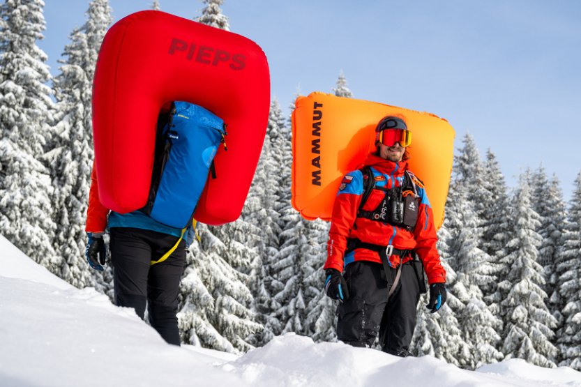 Horská služba v Krkonoších cvičí záchranu z lavin, předvedla nový lavinový modul