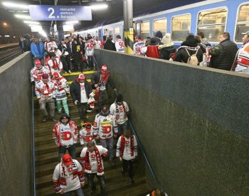 Vlakový speciál přinesl Pardubicím štěstí, stejně jako v prosinci Olomouci