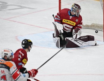 Hokejisté Pardubic vyhráli šlágr na Spartě, prodloužení rozhodl Kaut