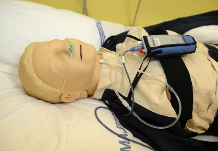 Kanadský vědec vyvíjí v Brně přístroj pro léčbu spánkové apnoe