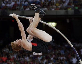 Bývalý tyčkařský mistr světa Barber zemřel ve věku 29 let