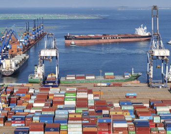 WSJ: Kvůli útokům v Rudém moři může Evropa více ekonomicky zaostávat za USA