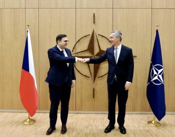 Lipavský bude v pondělí v Bruselu jednat o neformální ministeriádě NATO