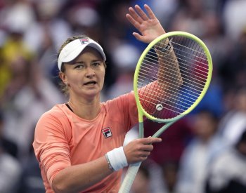 Tenistka Krejčíková cítí, že se na Australian Open každým zápasem zlepšuje