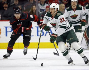 Nečasův gól na výhru nestačil, Roy zvládl první zápas na lavičce NY Islanders