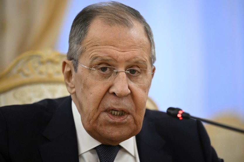 Rusko je pro jednání o míru, ale Zelenského u moci nenechá, řekl Lavrov