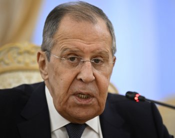 Rusko je pro jednání o míru, ale Zelenského u moci nenechá, řekl Lavrov